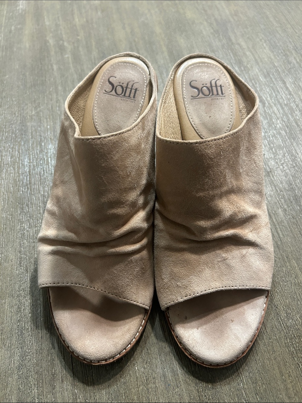 Sofft Strathmore Slide Sandal, Gently Used, Size 9M, Light Brown.